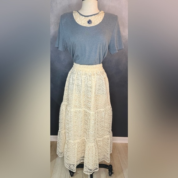 🦋Vintage Lace Skirt and Tee Set - Size Small Skirt, Medium Shirt🦋 - Picture 1 of 11